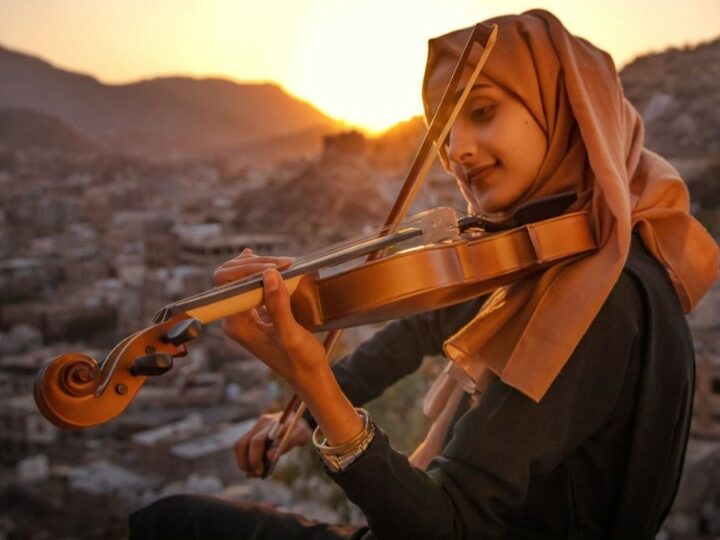 موسيقى محظورة من التجوال