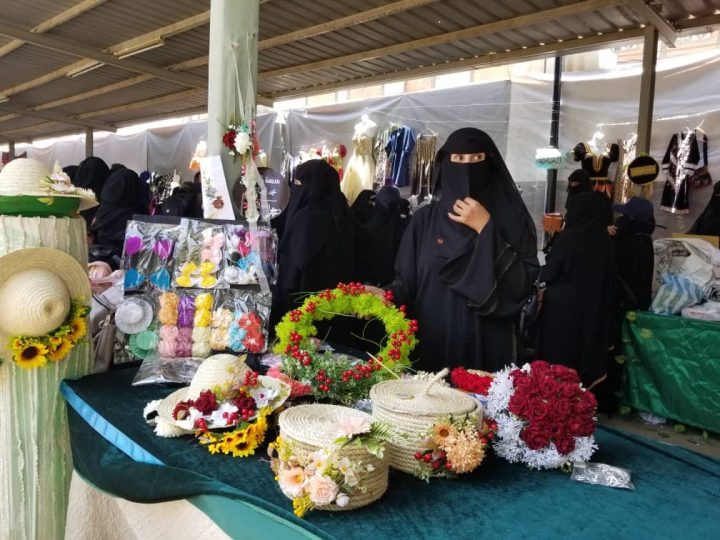 أهمها البضائع المستوردة وغياب الدعم.. معيقات نمو المشاريع الحرفية النسوية