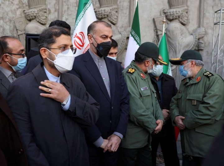 إيران تعلن عزمها تعيين خليفة لإيرلو في صنعاء