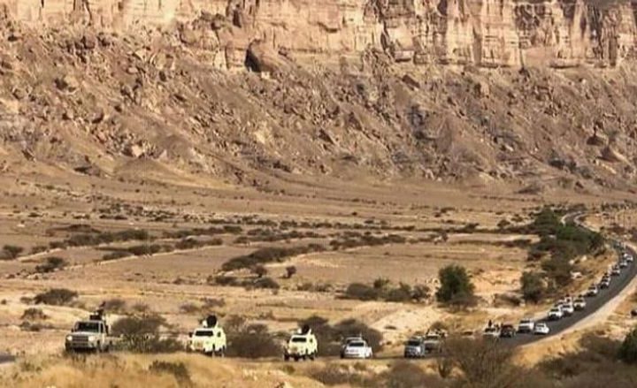 شاهد اللحظات الأولى لتحرير قوات العمالقة منطقة تاريخية في شبوة ترتبط بدولة قتبان